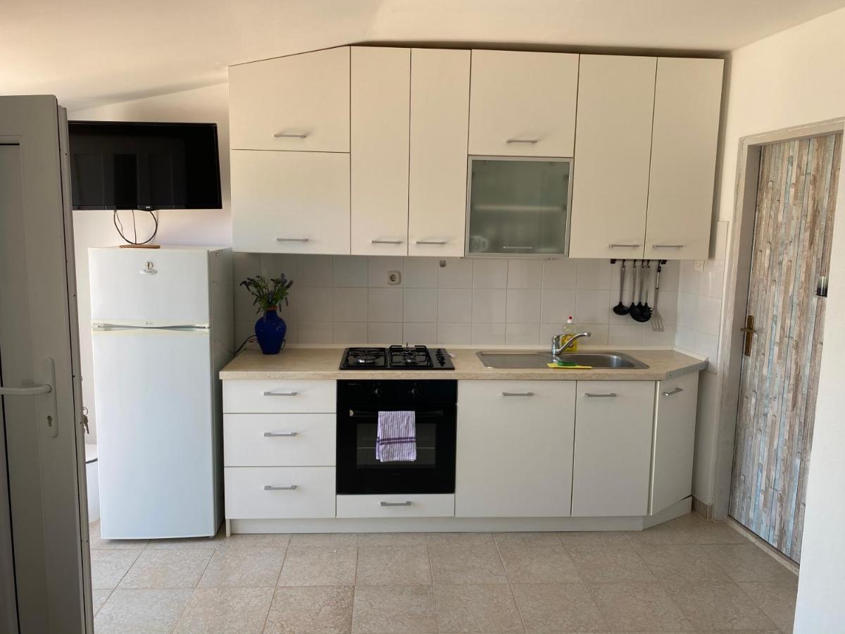 Beachfront Apartment Вир Экстерьер фото