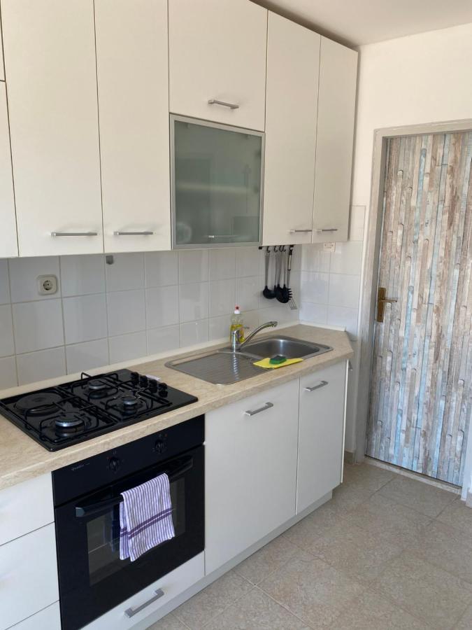 Beachfront Apartment Вир Экстерьер фото